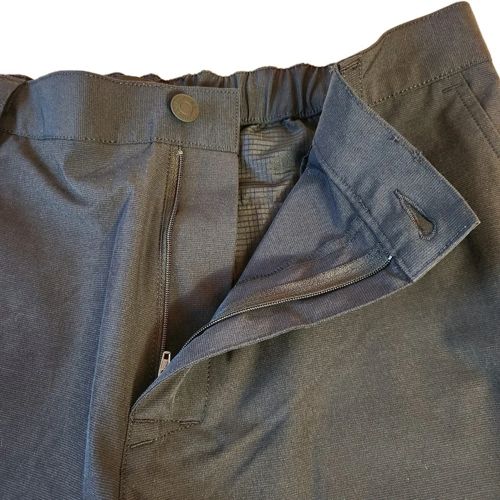 NWT Banana Republic Mens Black Comfort Flat Front Shorts Sz‎ 36 Chino Shorts NEW